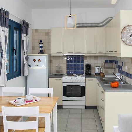Mmm Apartment Makrýgialos Екстериор снимка