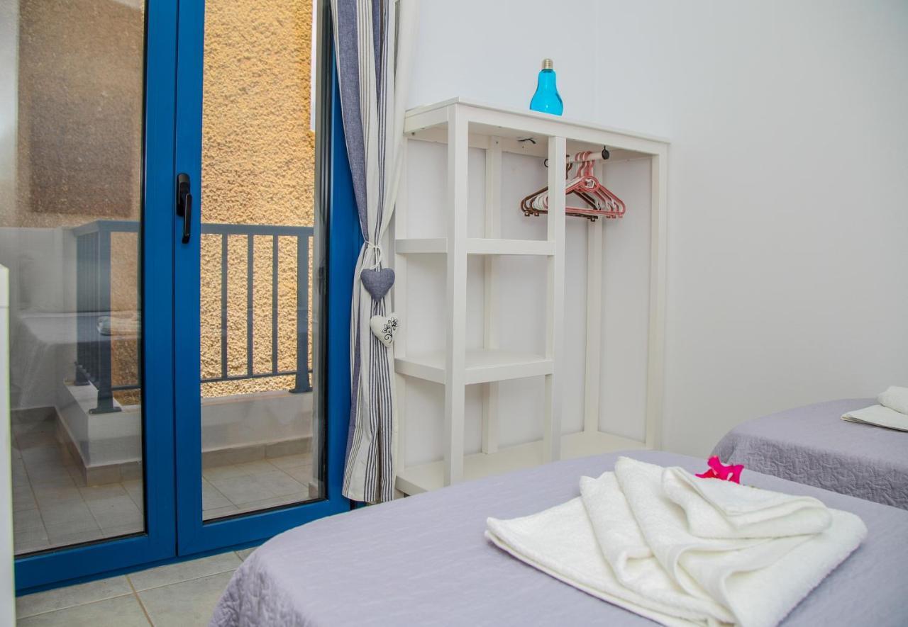 Mmm Apartment Makrýgialos Екстериор снимка