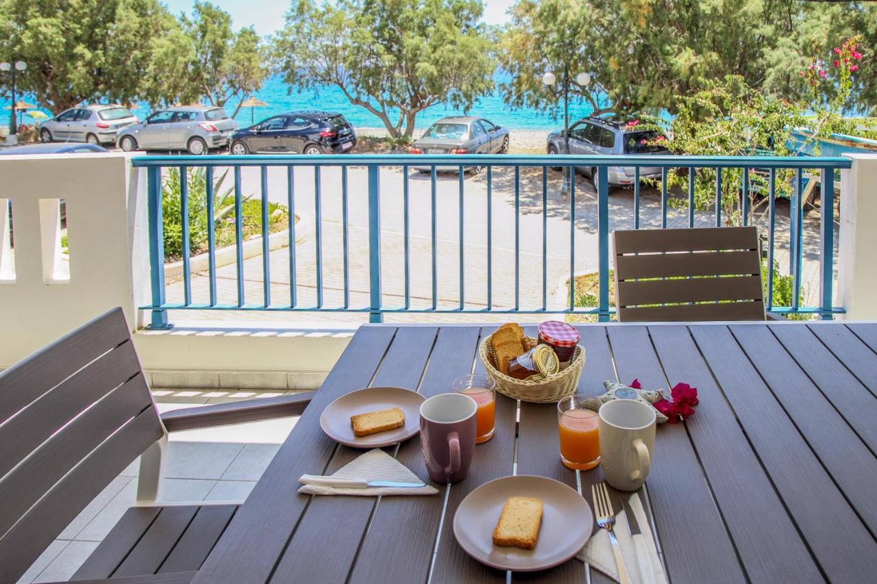 Mmm Apartment Makrýgialos Екстериор снимка
