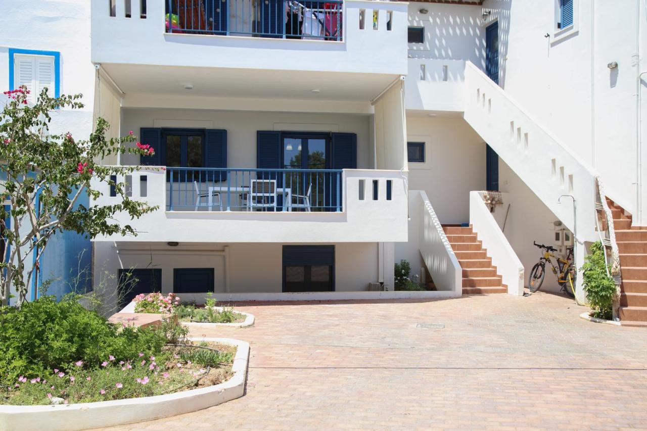 Mmm Apartment Makrýgialos Екстериор снимка