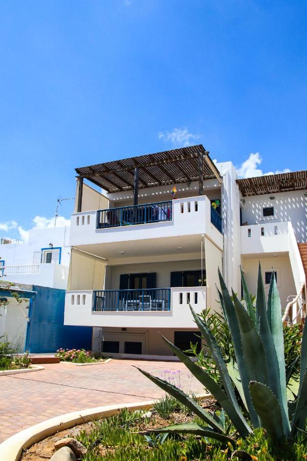Mmm Apartment Makrýgialos Екстериор снимка