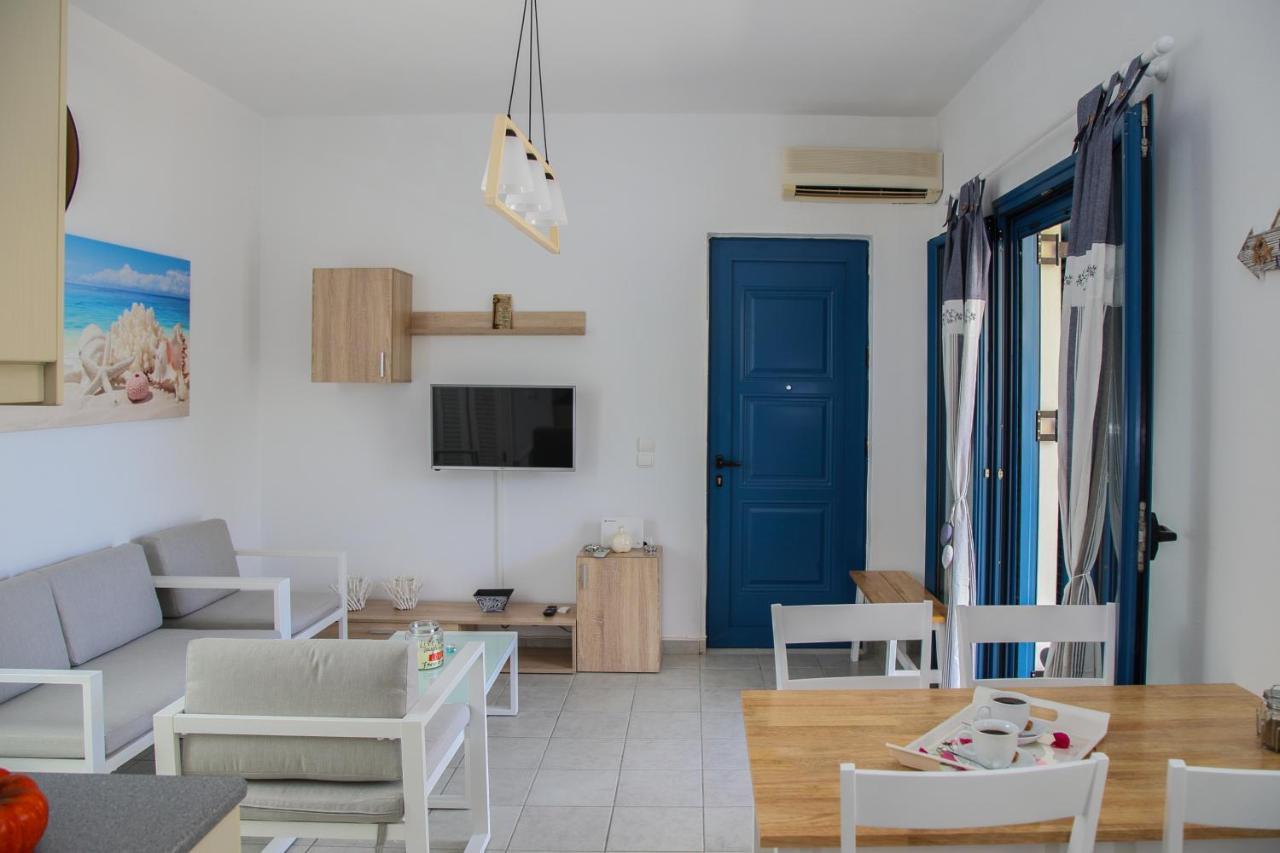 Mmm Apartment Makrýgialos Екстериор снимка